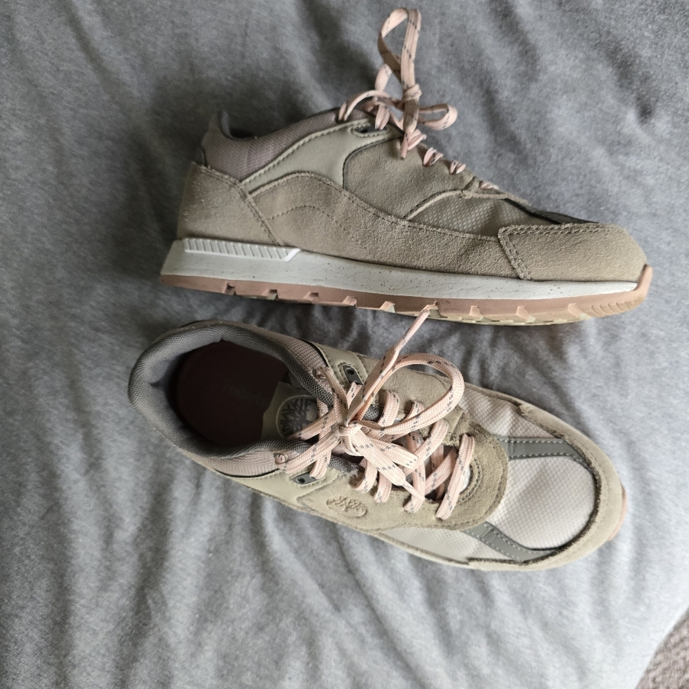 Timberland sneakers size 8 - only until 06/10